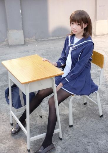 丝袜美腿一区_短视频完整无删减版